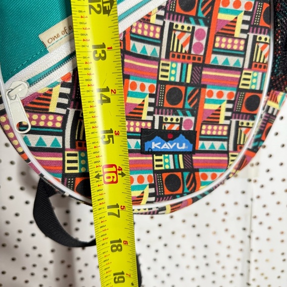 Kavu Colorful Sling Bag - Picture 3 of 8